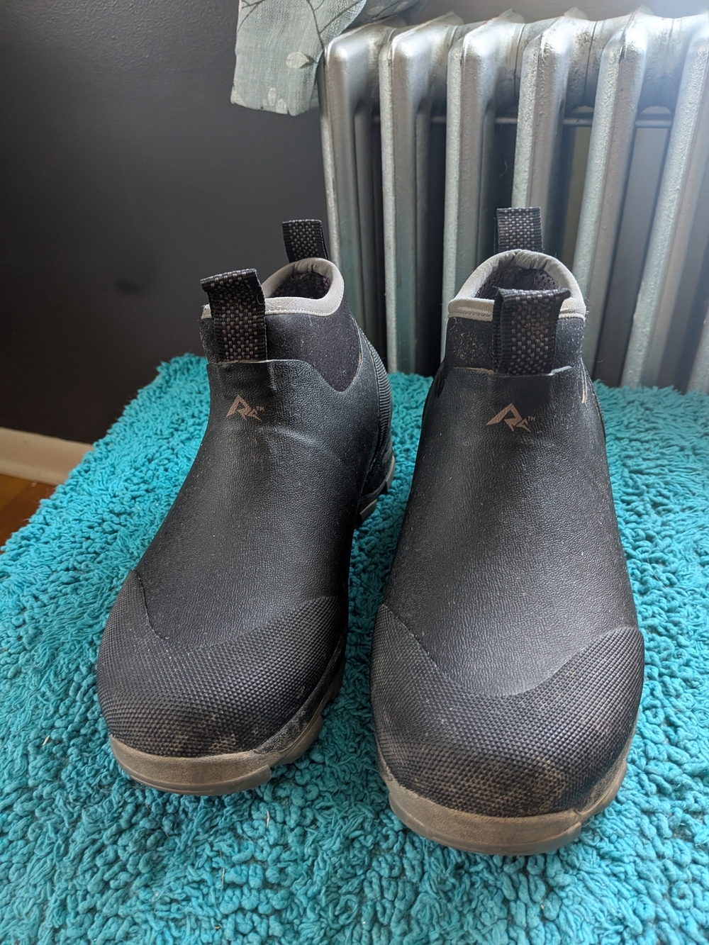 Women's Ridgecut Low Country Pull-On Ankle Muck Boots - Picture 5 of 9